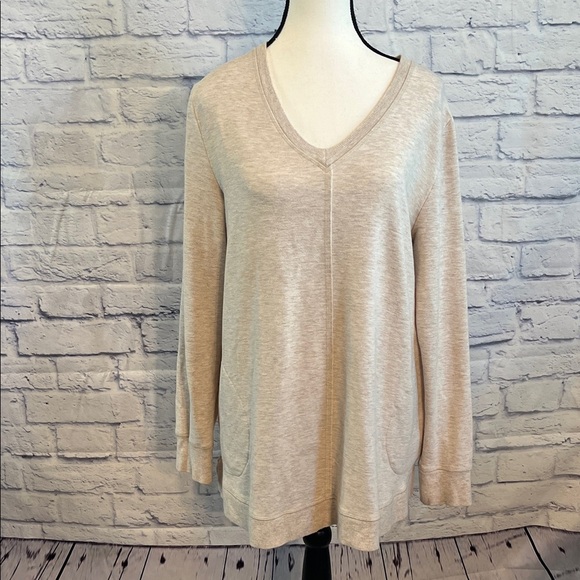 Soft Surroundings Soft Siesta Sweatshirt Tunic V-Neck Size Large - Picture 2 of 11